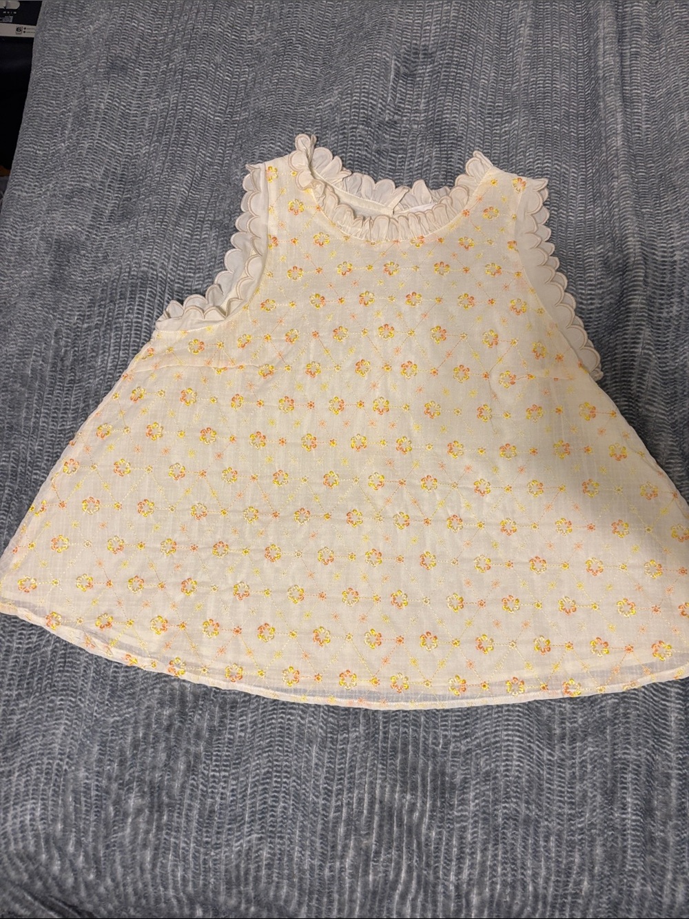 Sleeveless White Tank Top with Yellow Floral Print large &Merci brand women's